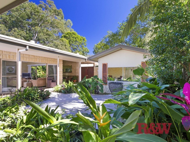 9 Poinciana Avenue, Tewantin QLD 4565