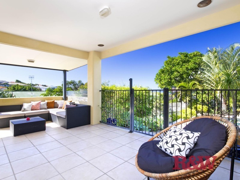 5 Weatherly Court, Sunrise Beach QLD 4567