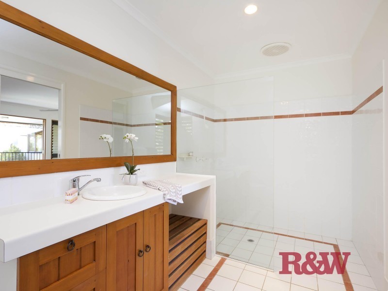 5 Weatherly Court, Sunrise Beach QLD 4567