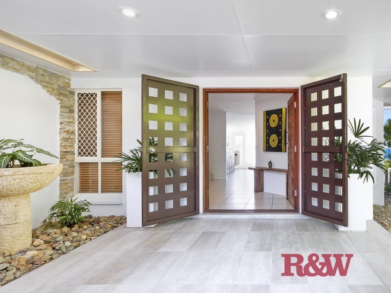 6 Caribbean Court, Castaways Beach QLD 4567