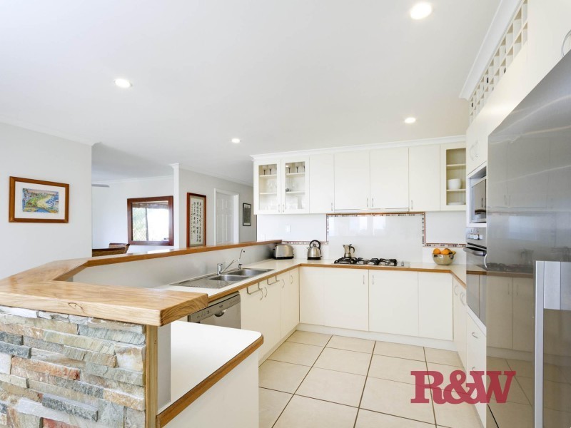 6 Caribbean Court, Castaways Beach QLD 4567