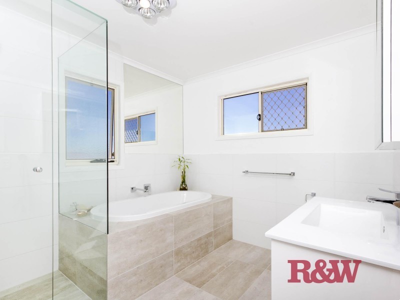 6 Caribbean Court, Castaways Beach QLD 4567