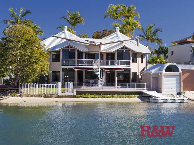 33 Wyuna Drive, Noosa Heads QLD 4567