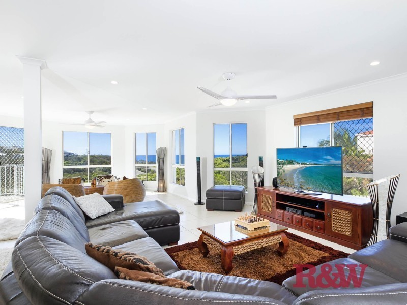 6 Caribbean Court, Castaways Beach QLD 4567