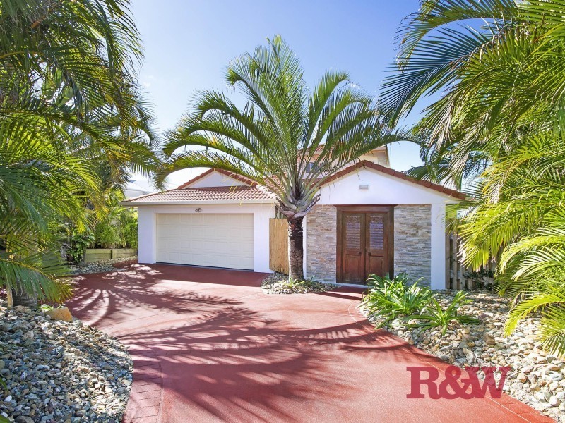 6 Caribbean Court, Castaways Beach QLD 4567