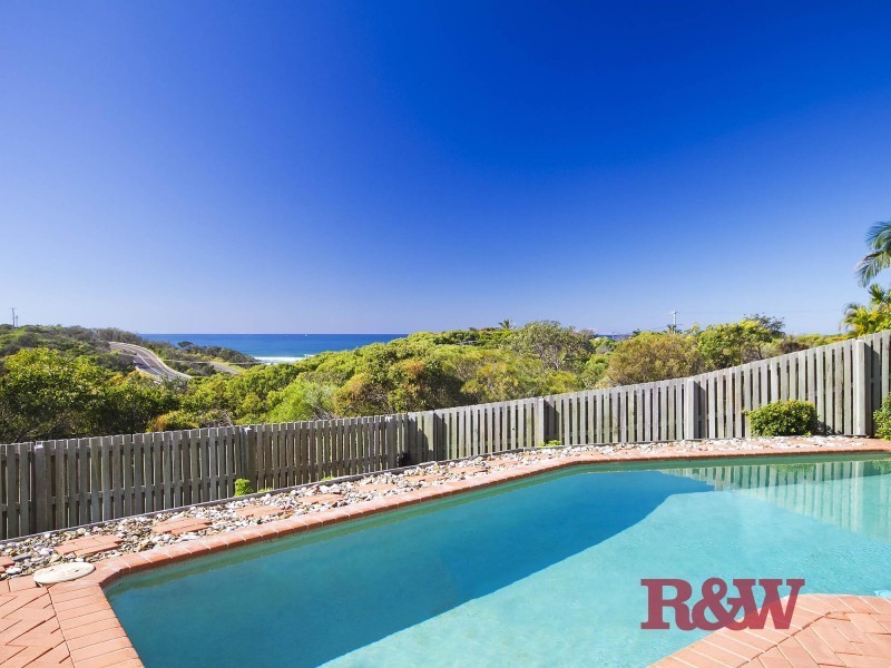 6 Caribbean Court, Castaways Beach QLD 4567