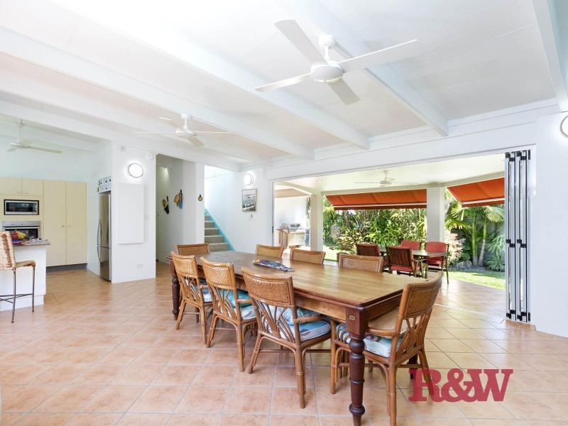 4 Commodore Court, Sunrise Beach QLD 4567