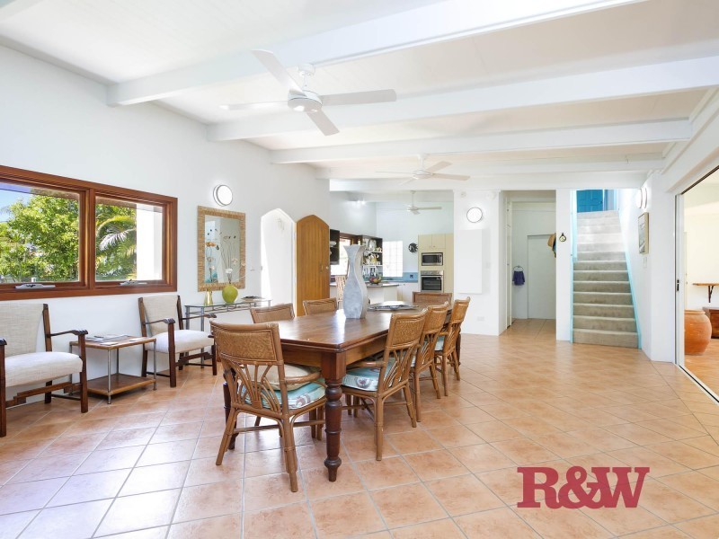 4 Commodore Court, Sunrise Beach QLD 4567
