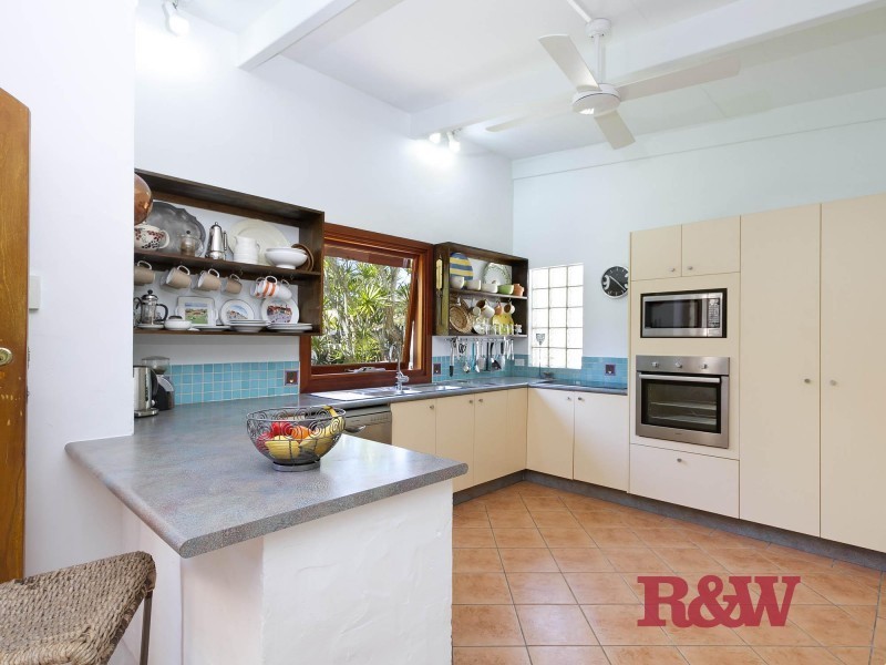 4 Commodore Court, Sunrise Beach QLD 4567