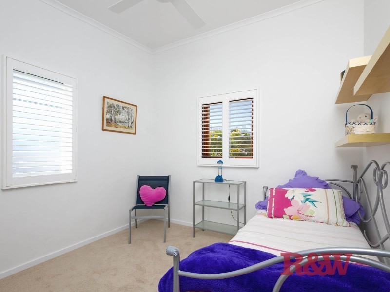 4 Commodore Court, Sunrise Beach QLD 4567