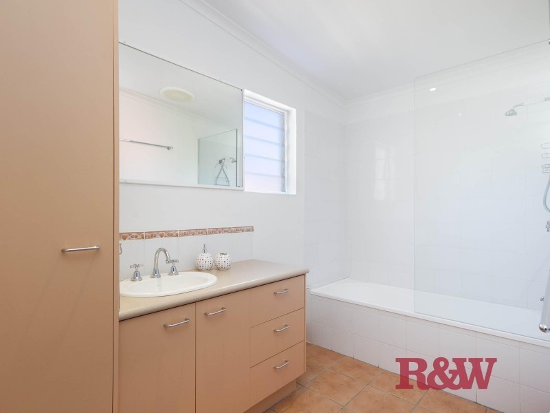 4 Commodore Court, Sunrise Beach QLD 4567