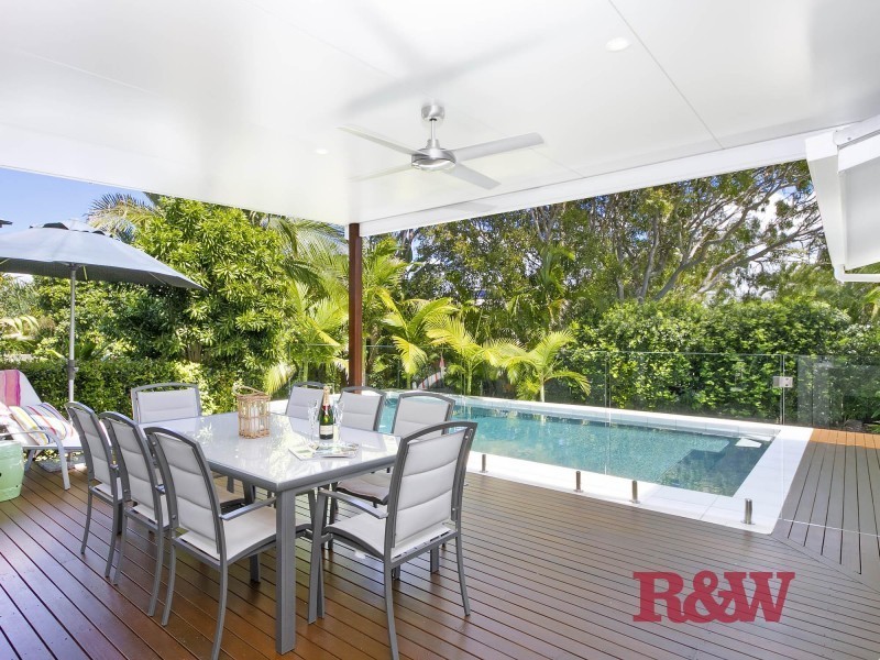 14 Wavecrest Drive, Castaways Beach QLD 4567