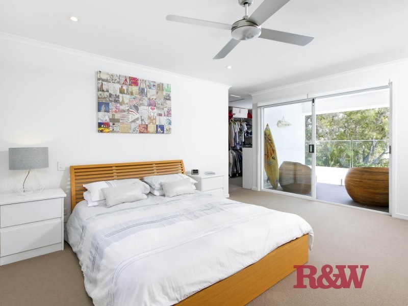 14 Wavecrest Drive, Castaways Beach QLD 4567