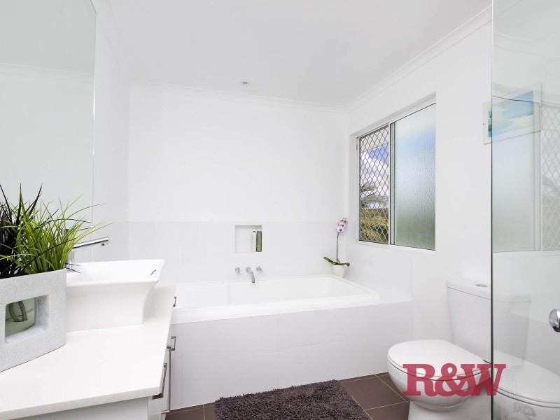 14 Wavecrest Drive, Castaways Beach QLD 4567