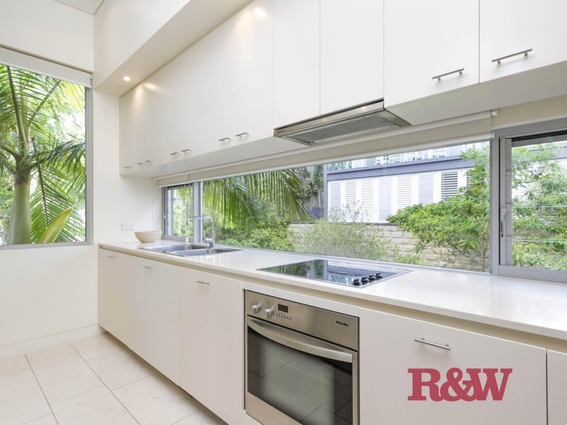 18/37  ‘The Rise’ Noosa Drive, Noosa Heads QLD 4567