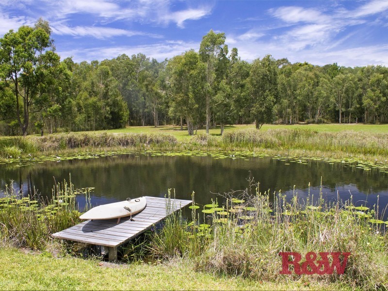 4 Amaroo Place, Cooroibah QLD 4565