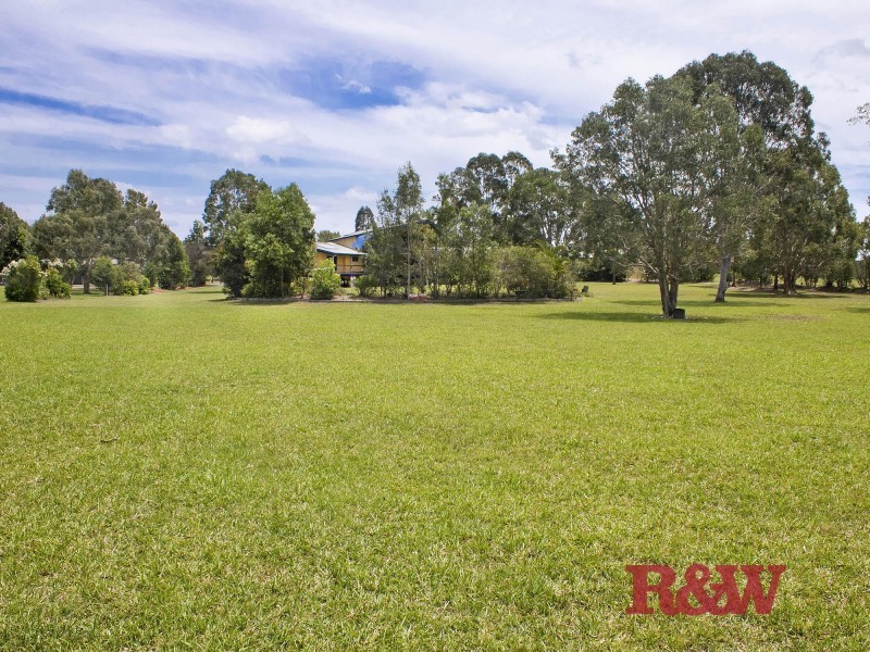 4 Amaroo Place, Cooroibah QLD 4565
