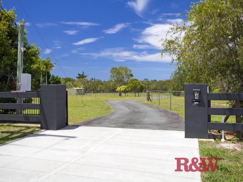 4 Amaroo Place, Cooroibah QLD 4565