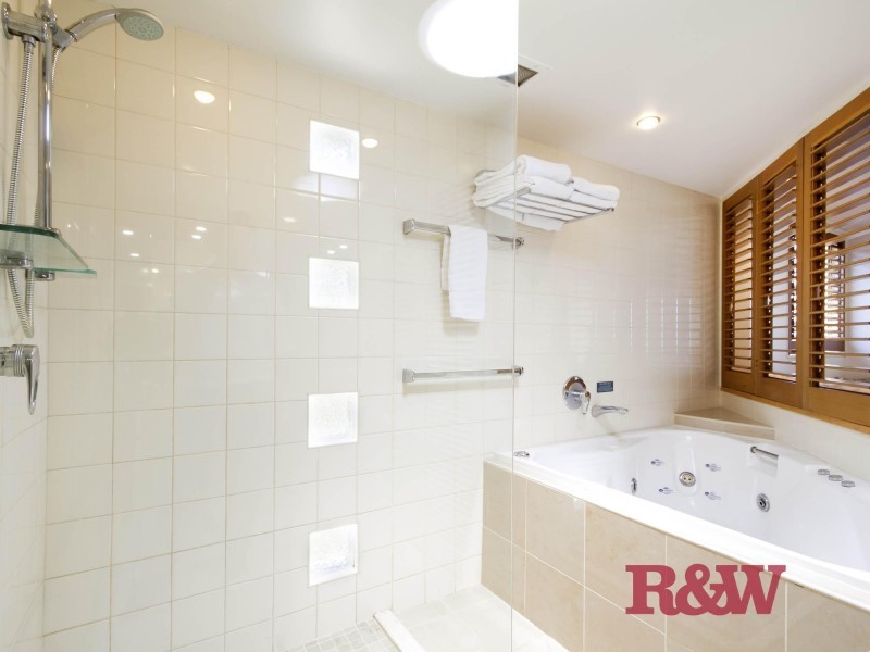 101.102/25  ‘Tingirana’ Hastings Street, Noosa Heads QLD 4567