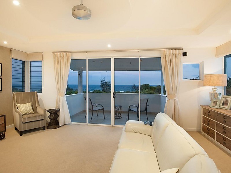 2 Driftwood Drive, Castaways Beach QLD 4567