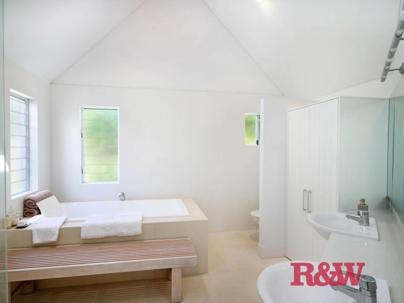 25 Arakoon Crescent, Sunshine Beach QLD 4567