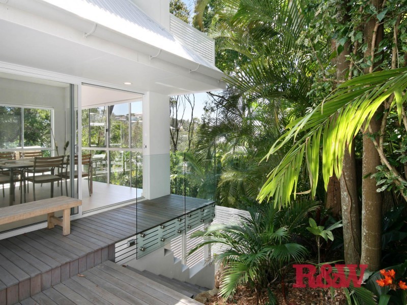 25 Arakoon Crescent, Sunshine Beach QLD 4567