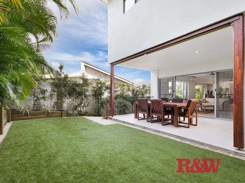 18 Berrima Row, Noosa Heads QLD 4567