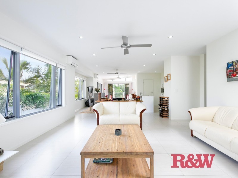 18 Berrima Row, Noosa Heads QLD 4567