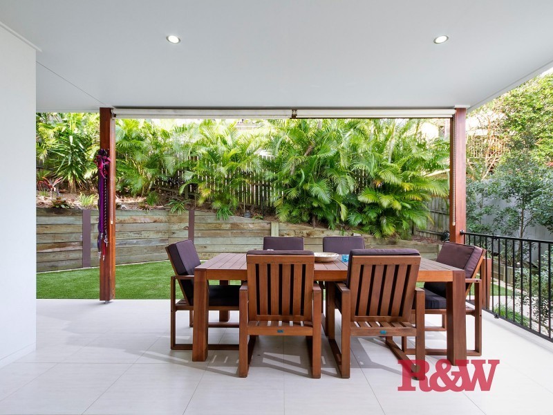 18 Berrima Row, Noosa Heads QLD 4567