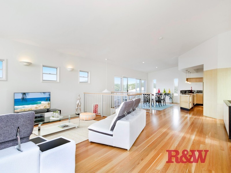 11 Seafarer Court, Castaways Beach QLD 4567