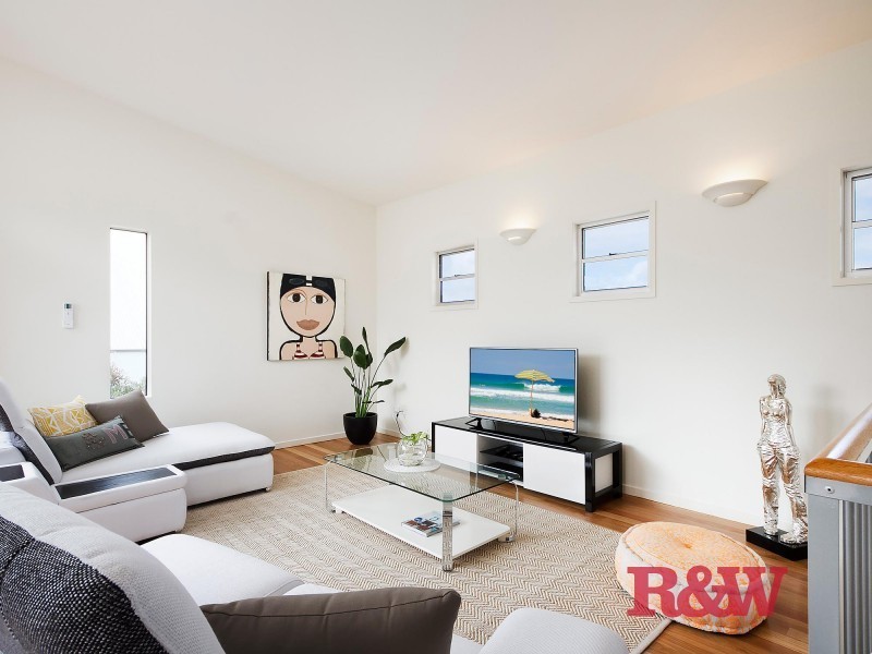 11 Seafarer Court, Castaways Beach QLD 4567