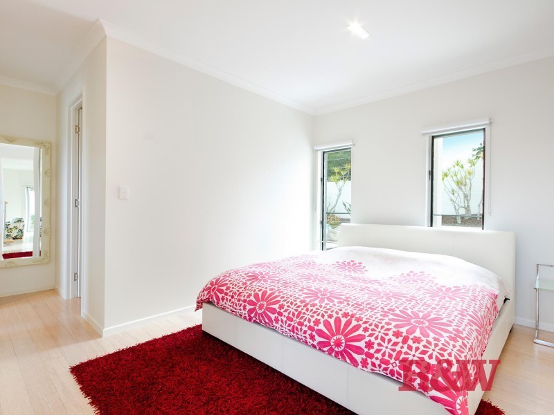 11 Seafarer Court, Castaways Beach QLD 4567