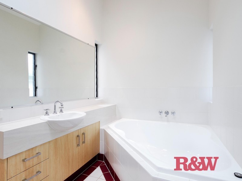 11 Seafarer Court, Castaways Beach QLD 4567