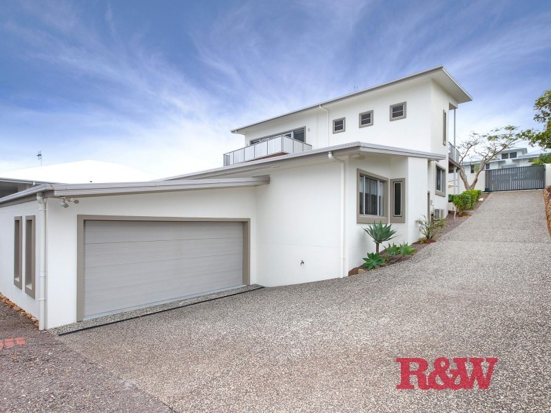 11 Seafarer Court, Castaways Beach QLD 4567