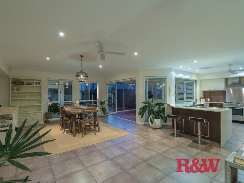 8 Pipi Crescent, Noosaville QLD 4566