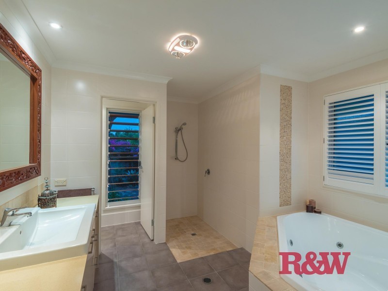 8 Pipi Crescent, Noosaville QLD 4566