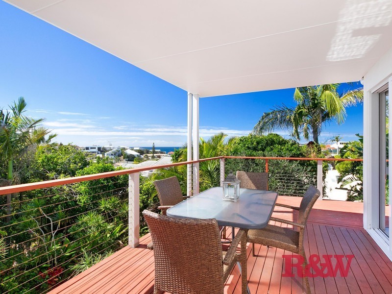 2/40  Orealla Crescent, Sunrise Beach QLD 4567