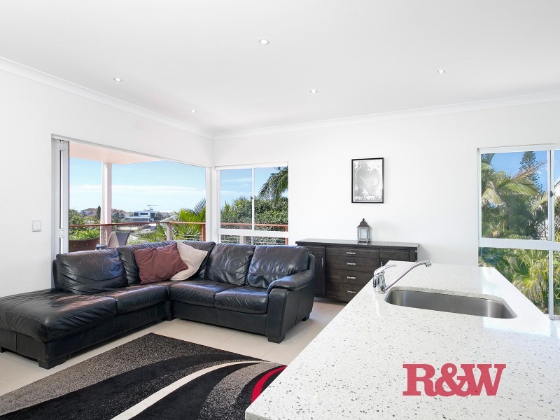 2/40  Orealla Crescent, Sunrise Beach QLD 4567