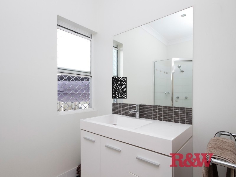 2/40  Orealla Crescent, Sunrise Beach QLD 4567