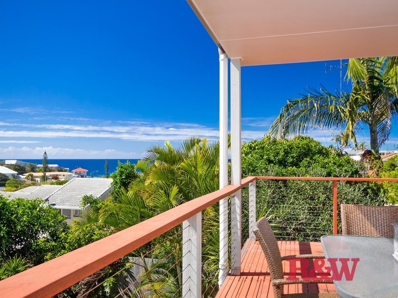 2/40  Orealla Crescent, Sunrise Beach QLD 4567