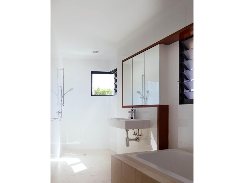 10 Ross Crescent, Sunshine Beach QLD 4567