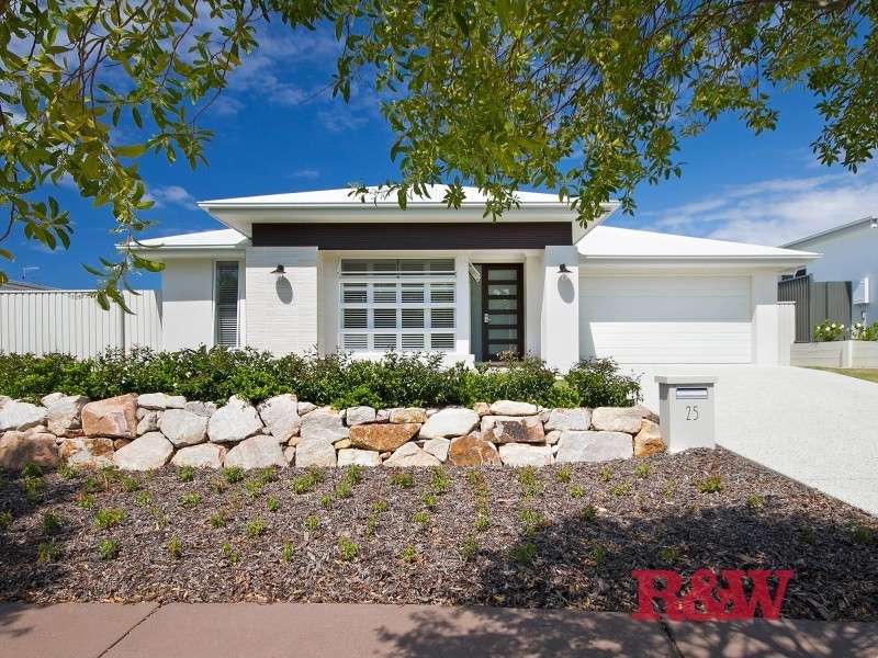 25 Honey Myrtle Road, Noosa Heads QLD 4567