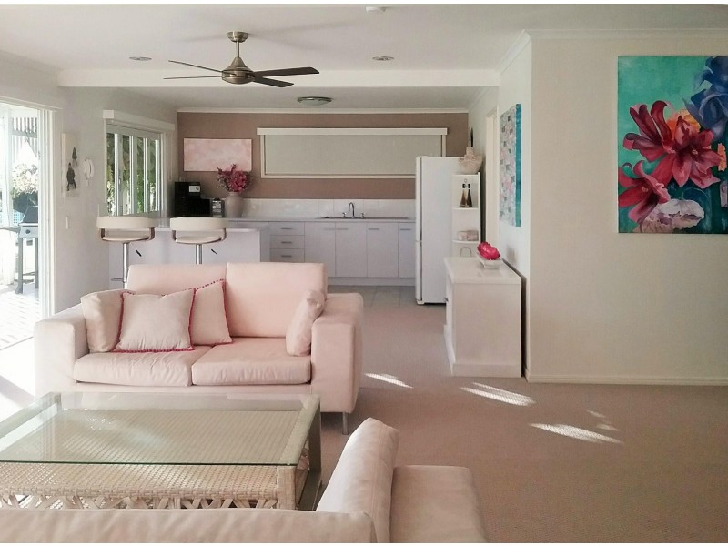 176 Dath Henderson Road, Lake Macdonald QLD 4563