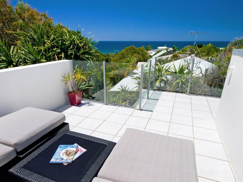 16 Ross Crescent, Sunshine Beach QLD 4567