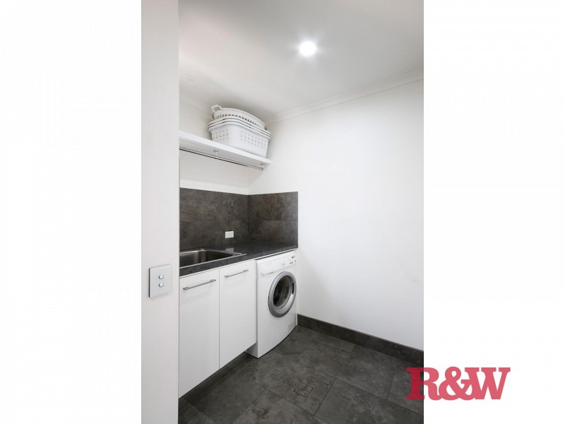 5/2  Swan Street (cnr Weyba Road), Noosaville QLD 4566