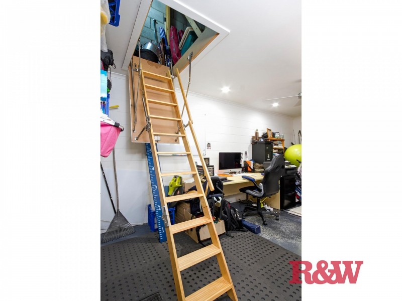 5/2  Swan Street (cnr Weyba Road), Noosaville QLD 4566