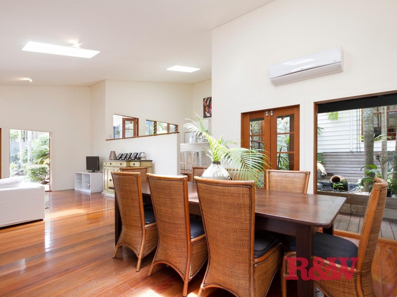 6 Nairana Rest, Noosa Heads QLD 4567