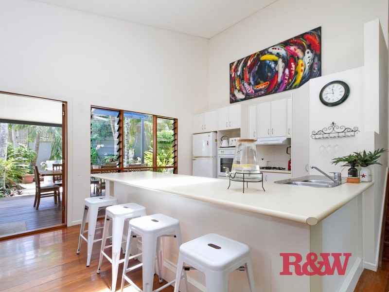 6 Nairana Rest, Noosa Heads QLD 4567