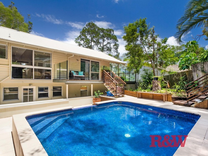 6 Moonare Crescent, Noosa Heads QLD 4567
