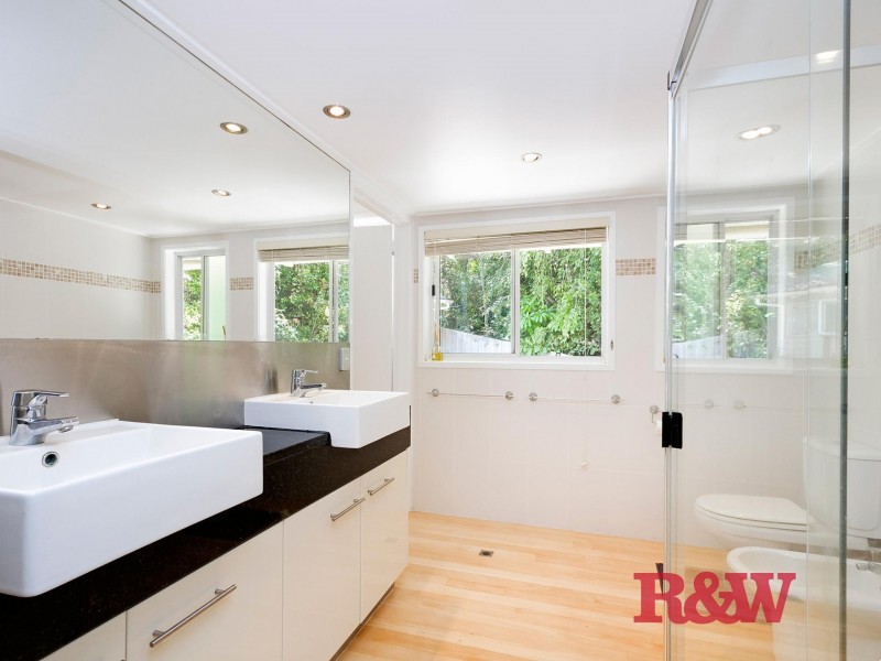 6 Moonare Crescent, Noosa Heads QLD 4567